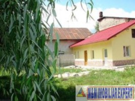 spatiu-birou-27-mp-cu-teren-de-200-mp-de-inchiriat-in-centru-campulung-muscel-arges-4