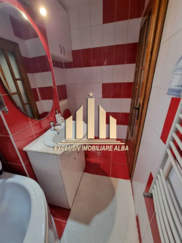 de-vanzare-apartament-cu-2-camere-in-ampoi-1-3