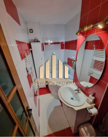 de-vanzare-apartament-cu-2-camere-in-ampoi-1-4