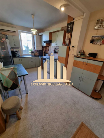 de-vanzare-apartament-cu-2-camere-in-ampoi-1-5