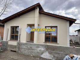 casa-noua-de-vanzare-cu-4-camere-2-bai-cu-toata-utilitatile-finisata-la-cheie