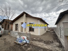 casa-noua-de-vanzare-cu-4-camere-2-bai-cu-toata-utilitatile-finisata-la-cheie-2