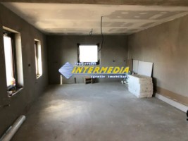 casa-noua-de-vanzare-cu-4-camere-finisata-90-in-alba-iulia-cu-teren-480-mp-2