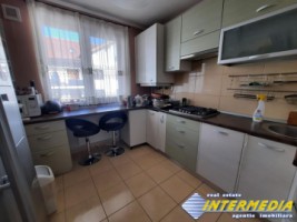 apartament-4-camere-de-vanzare-bloc-nou-scara-interioara-zona-cetate-piata-9