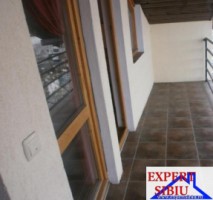 inchiriez-apartament-4-camere-la-casarenovatzona-vasile-aaron-10