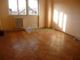 vanzare-apartament-4-camere-decomandat-etaj-1