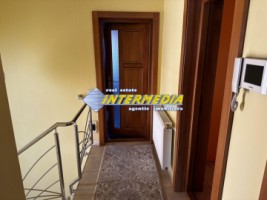 casa-deosebita-de-inchiriat-dpm-cu-garaj-teren-400-mp-finisata-utilata-si-mobilata-alba-iulia-zona-cetate-inclusiv-canalizare-si-strada-asfaltata-15