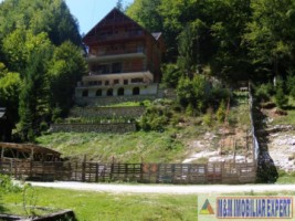 vila-pensiune-10-camere-de-vanzare-in-brusturet-valea-rea-dambovicioara-arges-ideala-pentru-turism-montan-6