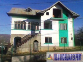 vila-6-camere-teren-2000-mp-de-vanzare-in-pucheni-dambovita-ideala-pentru-familie