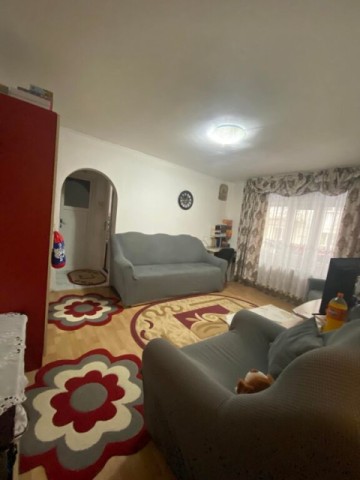 apartament-2-camere-zona-scoala-nr-6-suprafata-de-43-mp-40000-euro-neg