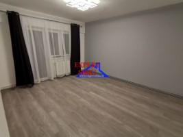 vand-apartament-4-camere-decomandatrecent-renovatzona-vasile-aaron