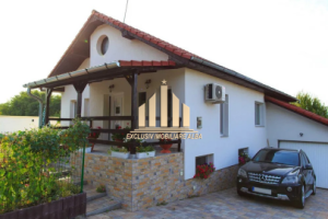casa-individuala-cu-piscina-de-vanzare-ciugud-1