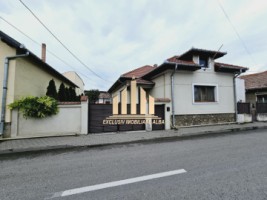 casa-inidividuala-renovata-de-vanzare-maieri