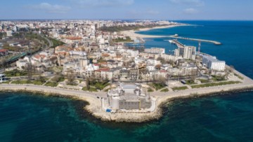 proprietate-exceptionala-12-vila-in-centrul-istoric-al-constantei-pretabil-locuinta-birouri-sau-ambele-3-intrari-separate-1