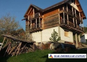 vila-cu-11-camere-si-teren-de-1439-mp-de-vanzare-rucar-arges