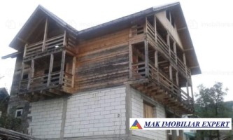 vila-cu-11-camere-si-teren-de-1439-mp-de-vanzare-rucar-arges-2