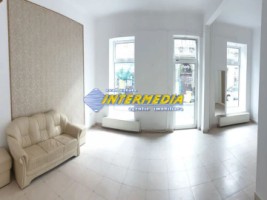 spatiu-comercial-la-casa-de-inchiriat-zona-centru-90-mp