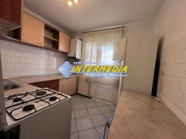 apartament-3-camere-de-inchiriat-etaj-1-alba-iulia-zona-cetate-mobilat-complet-3