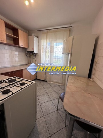 apartament-3-camere-de-inchiriat-etaj-1-alba-iulia-zona-cetate-mobilat-complet-4