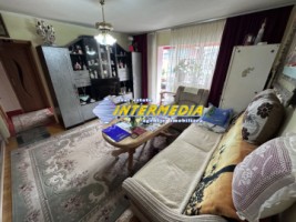 apartament-cu-3-camere-de-vanzare-etaj-1-zona-cetate-9