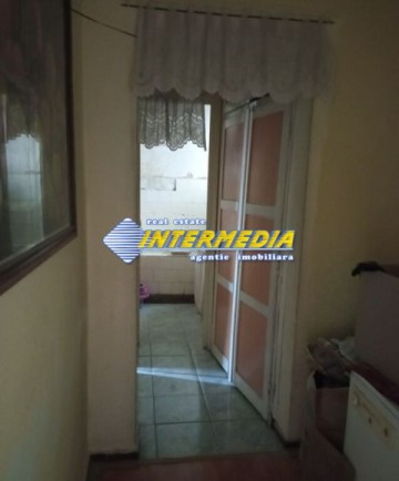 apartament-cu-3-camere-decomandat-de-vanzare-in-alba-iulia-zona-centru-etaj-intermediar-3