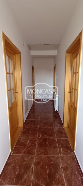 de-vanzare-vila-pe-zona-spalatoria-chelarasu-teren-704-mp-14