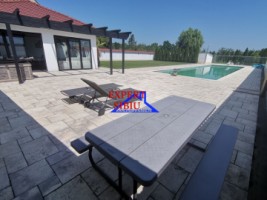 vand-casa-cu-piscina-de-100-mpcurte-si-gradina-de-3200-mpsatbradu-1