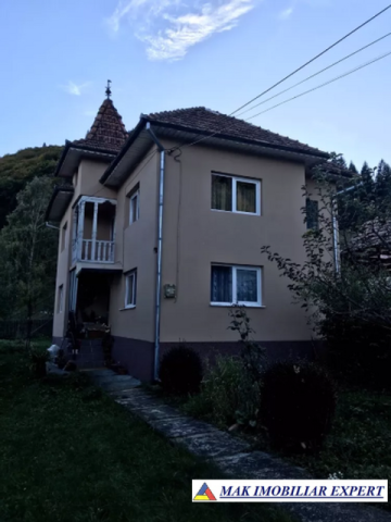 vila-cu-4-camere-si-teren-de-1270-mp-de-vanzare-rucar-arges-2