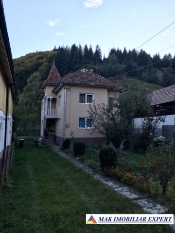 vila-cu-4-camere-si-teren-de-1270-mp-de-vanzare-rucar-arges-3
