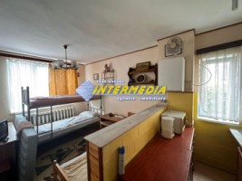 casa-de-inchiriat-cu-6-incaperi-in-alba-iulia-cetate-mobilata-pretabila-pentru-muncitori-4