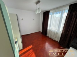 apartament-3-camere-tip-decomandat-zona-marchian-pret-350-euro-6