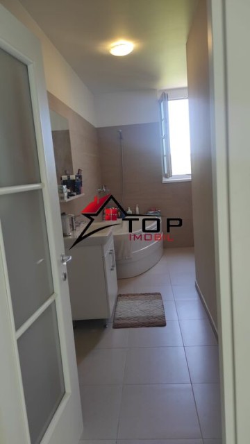 apartament-2-camere-decomandat-etaj-intermediar-cug-hanul-visoianu-3