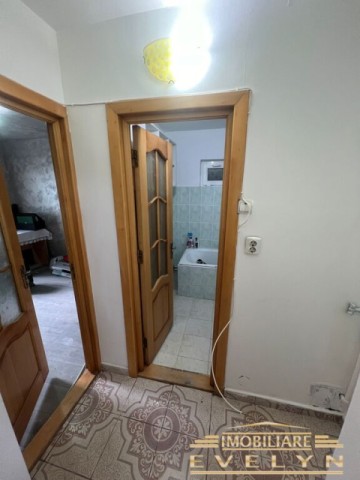 apartament-cu-3-camere-la-parter-situat-pe-strada-imparat-traian-intersectia-cu-dreptatii-pret-59000-neg-6