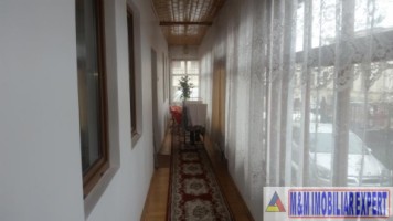 vila-8-camere-cu-teren-272-mp-de-vanzare-in-centru-campulung-muscel-arges-oportunitate-2