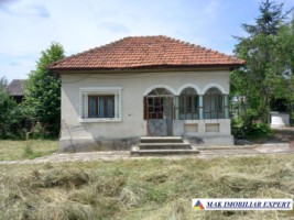 casa-cu-2-camere-si-teren-de-1350-mp-de-vanzare-in-balilesti-arges-ideala-pentru-locuinta-sau-investitie