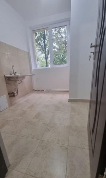 rebublicii-cbrezeanu-2-cam-renovat-completp4-47500-euro-8