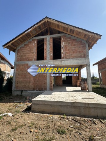 vanzare-casa-individuala-pm-la-rosu-cu-345-mp-teren-si-utilitati-in-alba-iulia-7