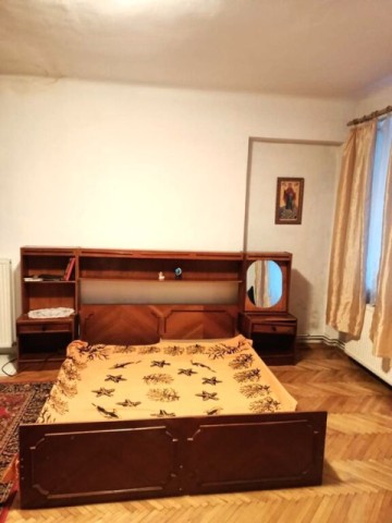 apartament-cu-trei-camere-piata-sfatului-3