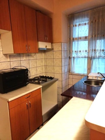 apartament-cu-trei-camere-piata-sfatului-10