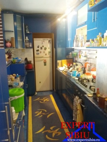 inchiriez-apartament-3-camere-renovatzona-calea-poplacii-2