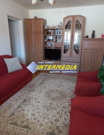 apartament-3-camere-de-vanzare-in-alba-iulia-cetate-zona-piata-2