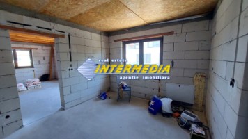 de-vanzare-casa-noua-pe-un-nivel-semifinisatacu-utilitati-in-alba-iulia-zona-centru-840-mp-teren-2