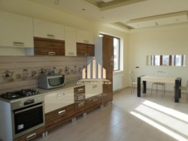 vila-zona-exclusivista-de-vanzare-cetate-6