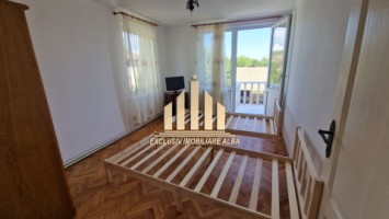 casa-tip-vila-de-vanzare-in-cetate-11