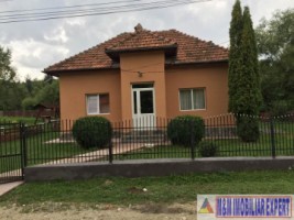 vand-casa-4-camere-teren-800-mp-campulung-muscel
