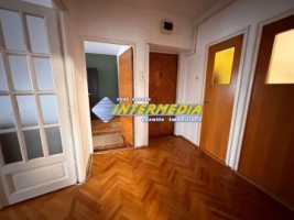 apartament-2-camere-decomandat-de-inchiriat-in-alba-iulia-centru-16