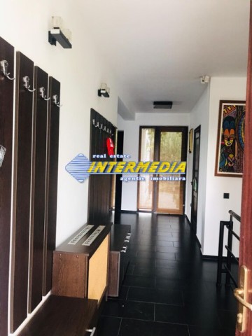 casa-dpe-de-inchiriat-in-alba-iulia-zona-cetate-350-mp-si-teren-600-mp-18