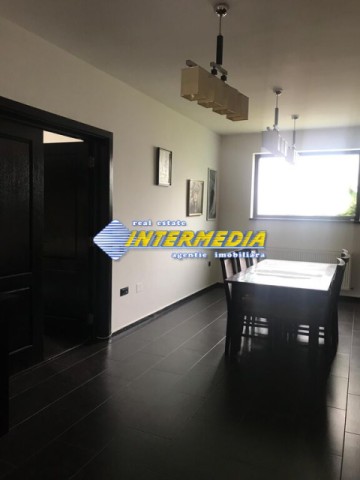 casa-dpe-de-inchiriat-in-alba-iulia-zona-cetate-350-mp-si-teren-600-mp-31