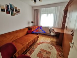 inchiriez-apartament-4-camere-decomandatzona-centrala-3