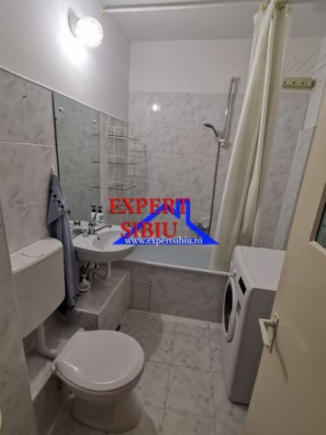 inchiriez-apartament-4-camere-decomandatzona-centrala-12